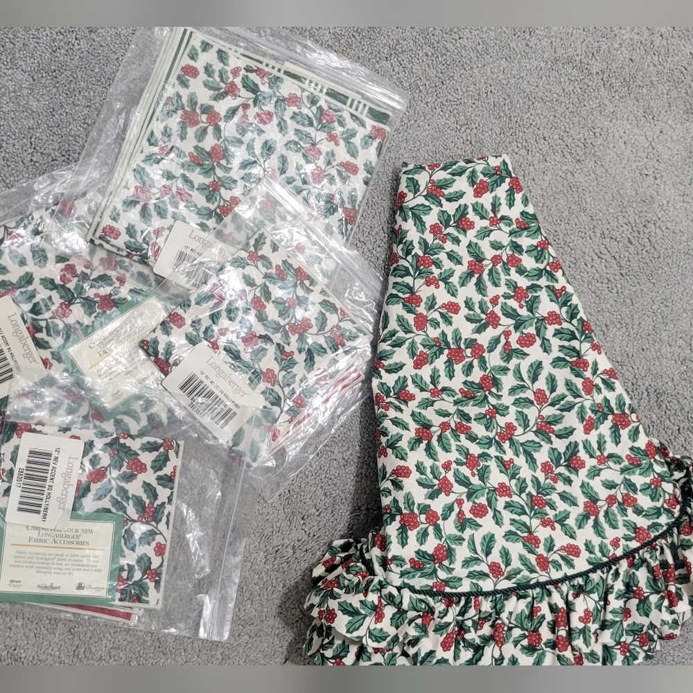 Longaberger Red and Green Holly Pattern Fabric Napkins and Apron Set